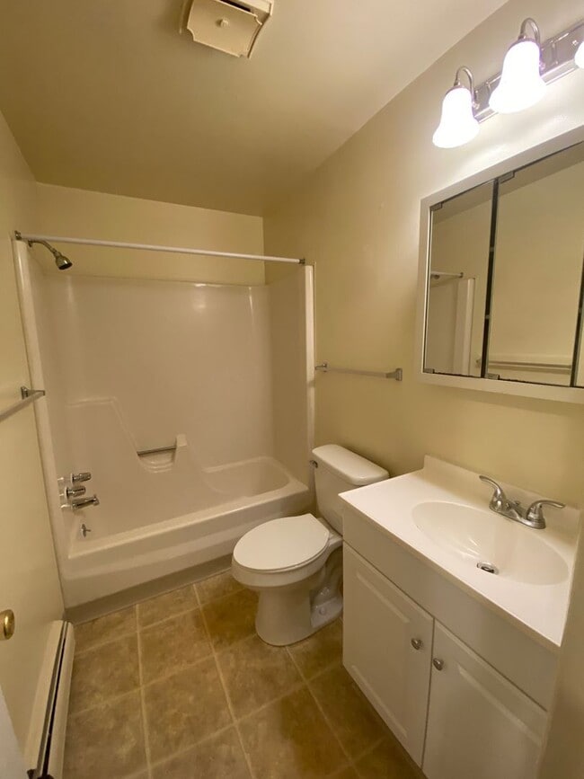 Interior Photo - Sheridan Park and Holiday Manor