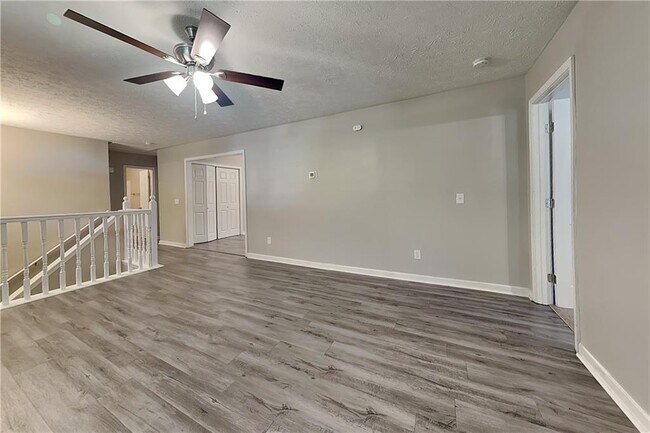 Building Photo - 748 Dillon Dr