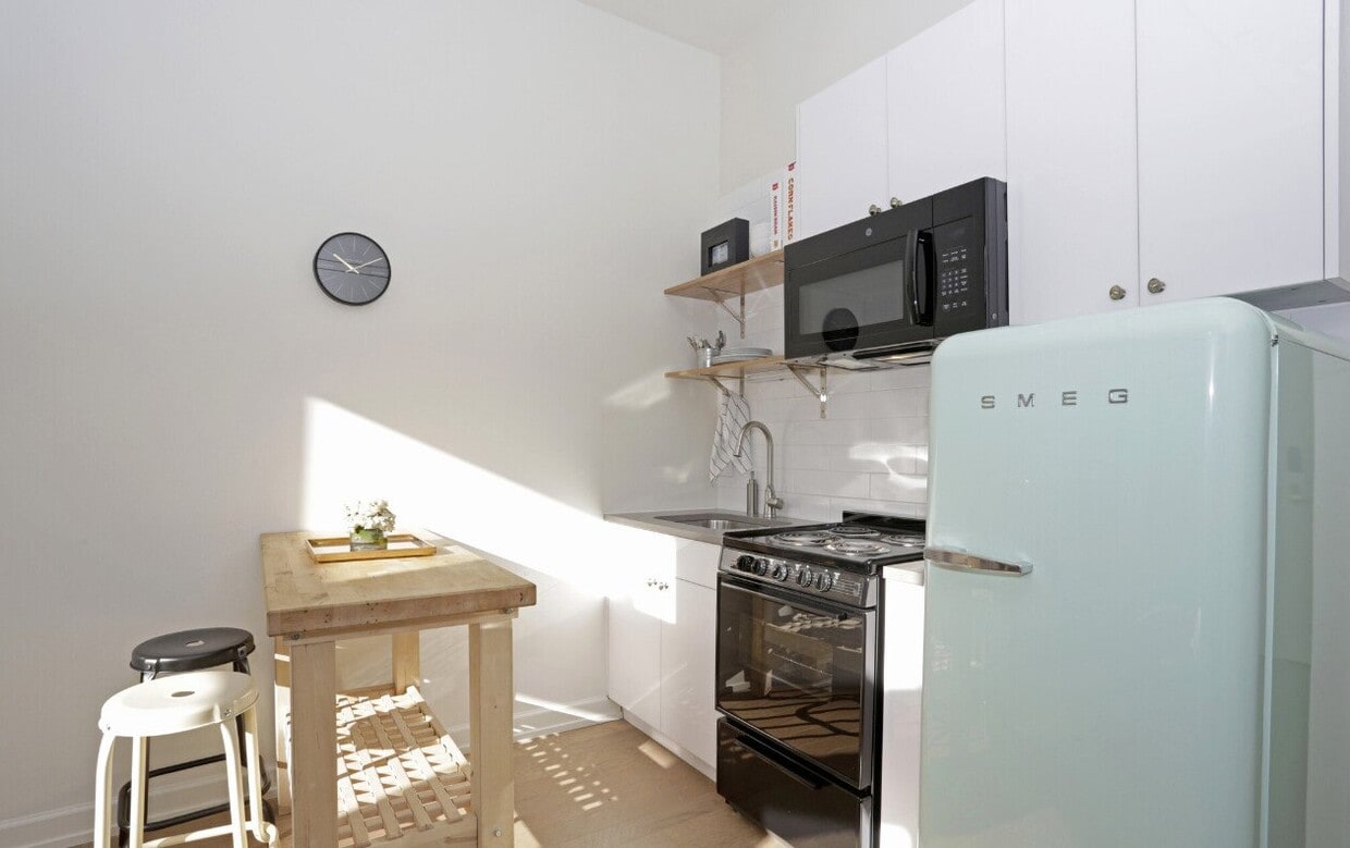 Photo - 810 N Clark St (Chicago, IL)