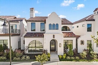 Building Photo - 2955 Sunset Blvd