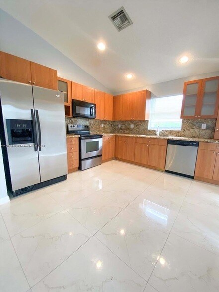 Foto del edificio - 487 SE 20th Dr