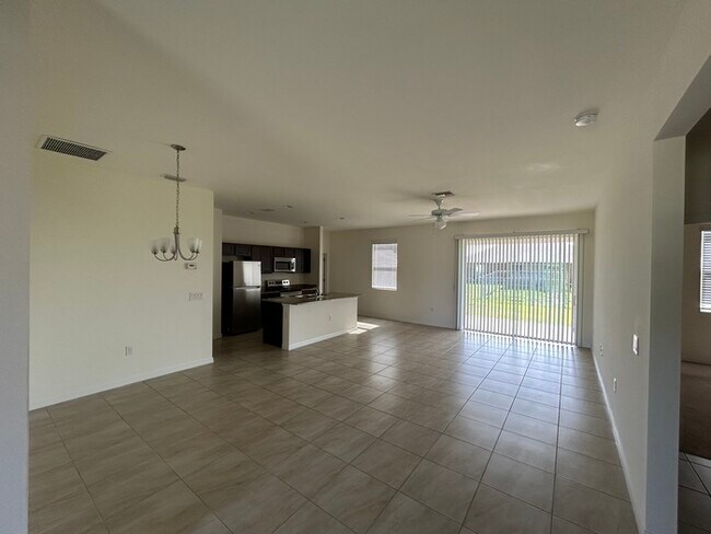 Foto del edificio - NW Cape Coral Single Family Home