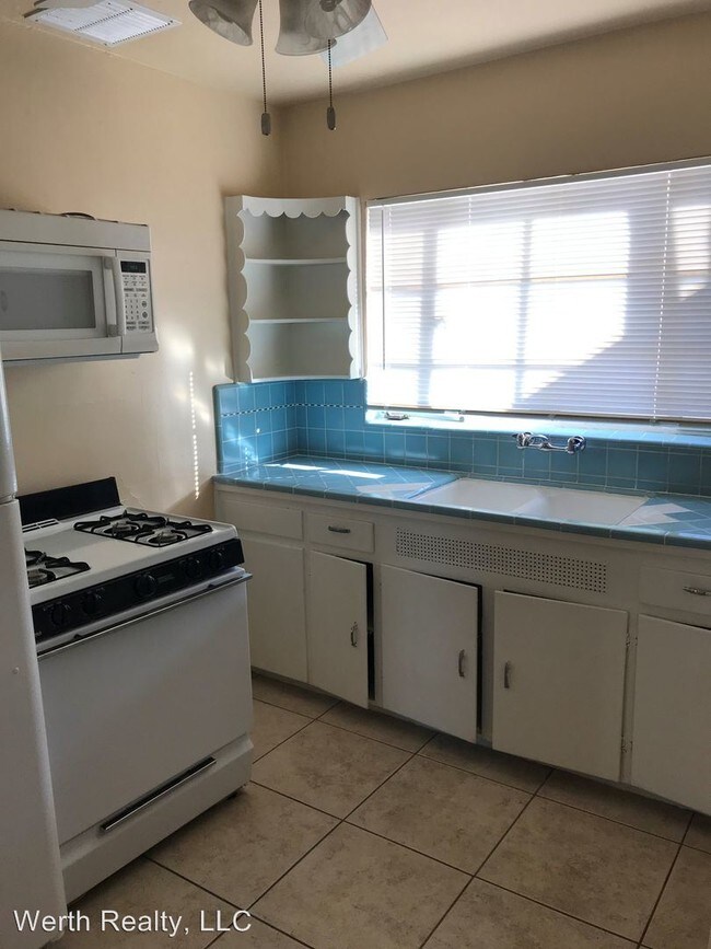 Foto del edificio - 202-226 N Alvernon Way
