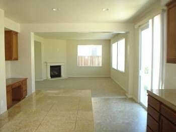 Building Photo - 690 Leah Ln