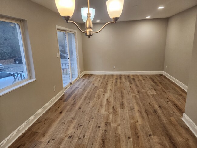 Foto del edificio - 0 W Lake Ave NW