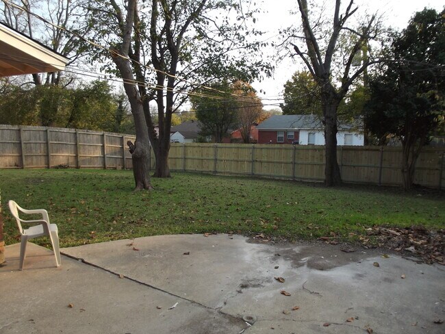 Foto del edificio - AVAILABLE NOW!!! Lovely 3-Bedroom 2-Bath 2...