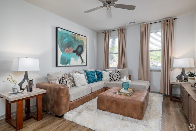 1BR, 1BA - 829SF - Living Room - Sweetwater Vista