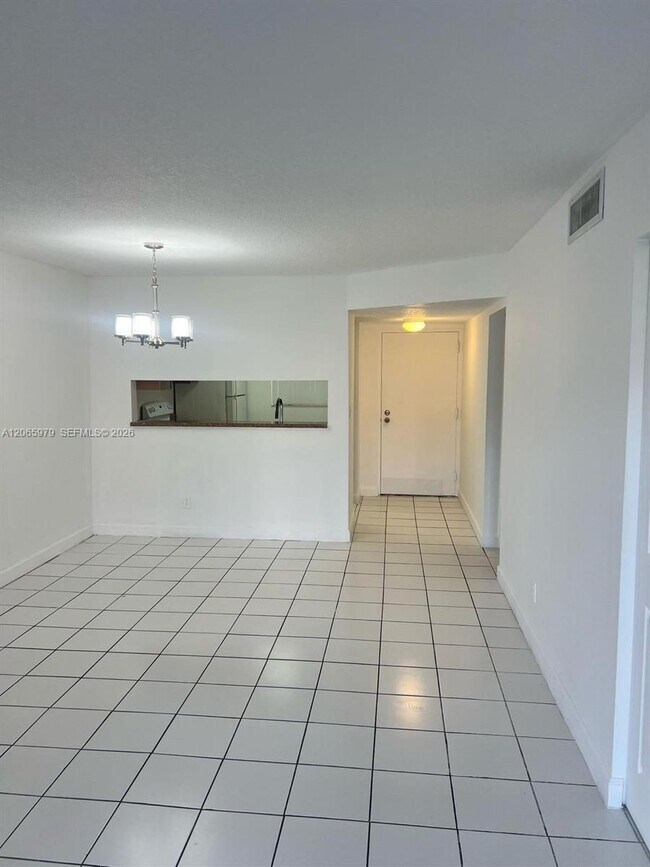 Foto del edificio - 3399 Foxcroft Rd