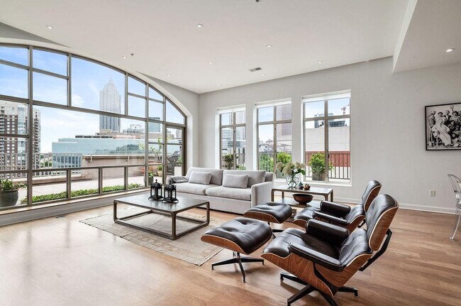 Foto del edificio - 250 Park Ave W NW