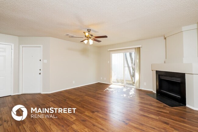 Foto del edificio - 6846 Columbia Ridge Dr