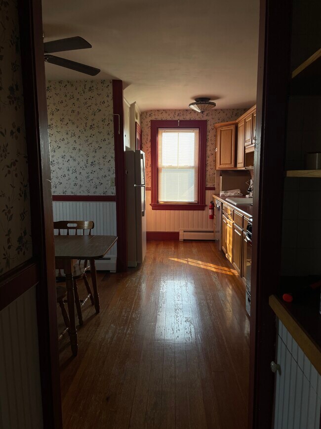697 Hope St, Providence, RI 02906 Townhome Rentals in Providence RI