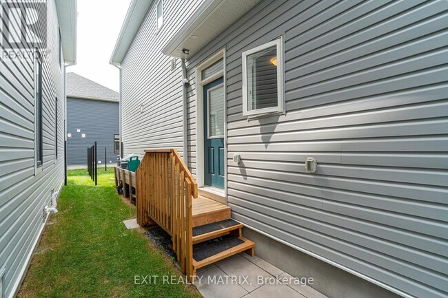 Building Photo - 161 Massalia Cres