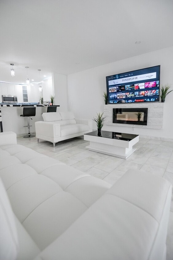 Primary Photo - Exquisite Luxury 3 Bedroom Home