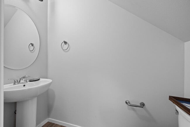 Foto del edificio - 5324 Remington Dr