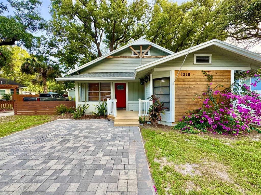 Foto principal - 1216 E Chelsea St