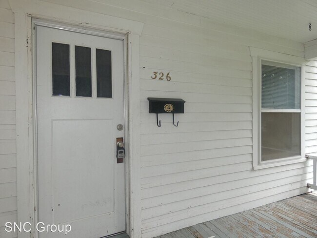 Building Photo - 2 br, 1.5 bath House - 326 E. 2nd St