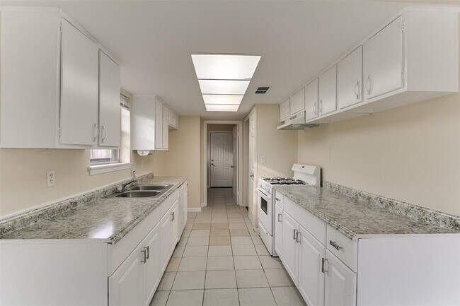 Foto del edificio - 11203 Sagehill Dr
