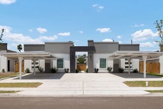Building Photo - 120 W Diamondhead Ave