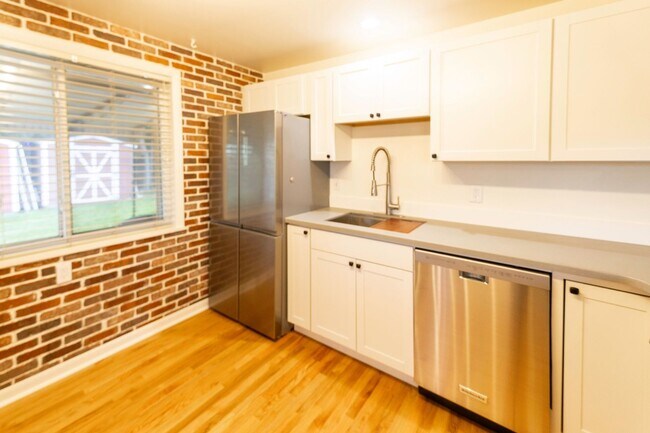 Foto del edificio - 2405 Pierce St