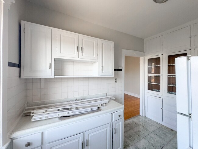 Foto del edificio - 5166 W Montrose Ave