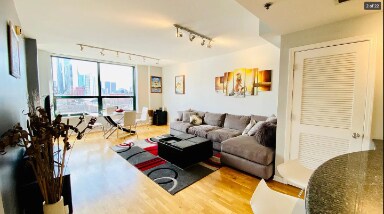 Foto principal - 400 W Ontario St