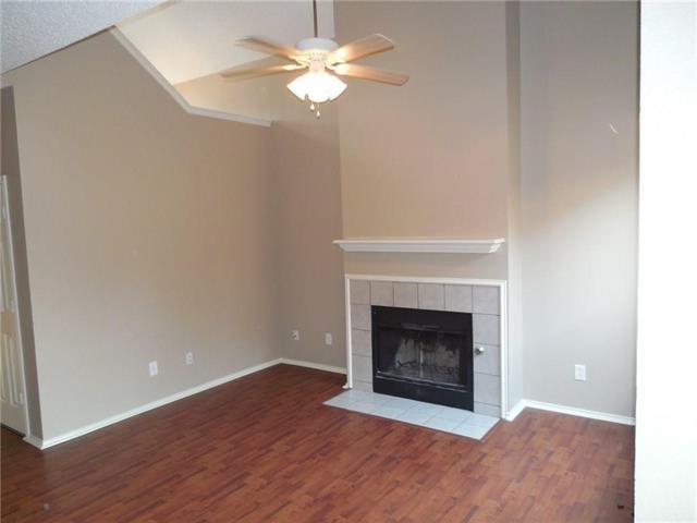 Foto del edificio - 6059 Mapleshade Ln