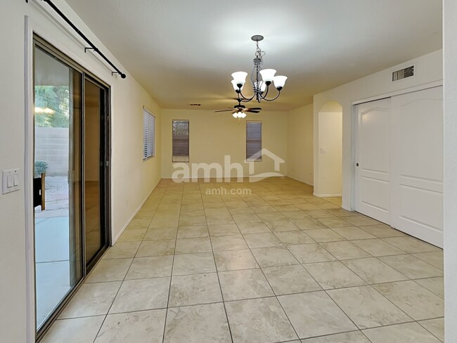 Foto del edificio - 9325 E Oro Ave