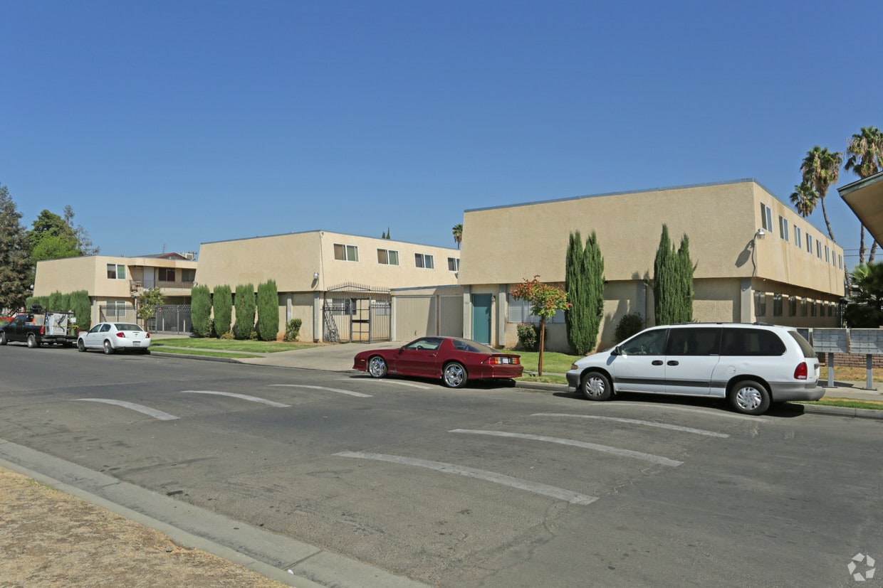 13601370 E Bulldog Ln, Fresno, CA 93710 Apartments in Fresno, CA