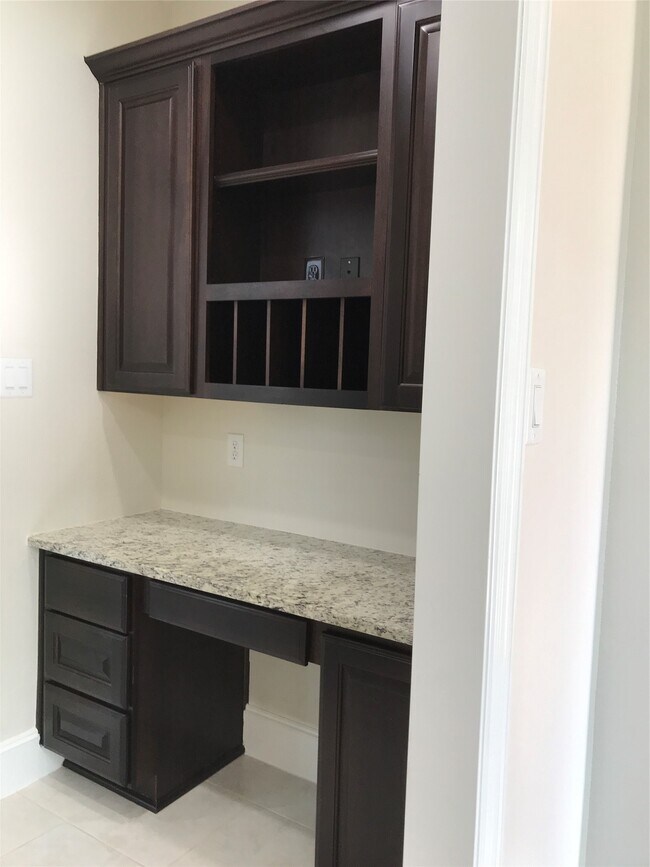 Building Photo - 2226 Falcon Brook Dr