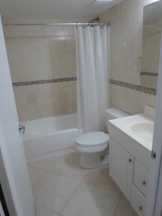 Building Photo - 9601 SW 138th Ave