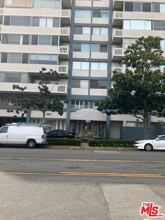 Building Photo - 969 Hilgard Ave