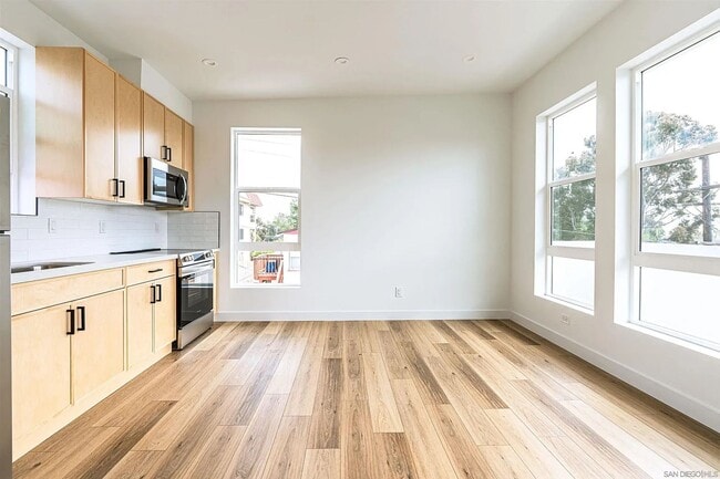 Building Photo - 2945 B. St