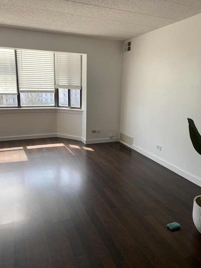 Foto del edificio - 637 E Woodland Park Ave