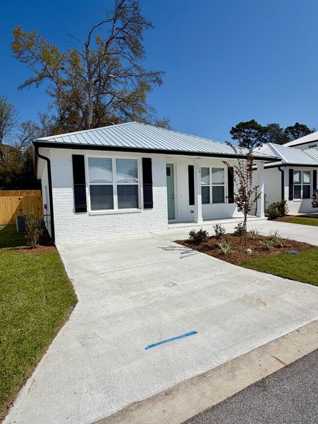 Building Photo - 116 Penny Ln