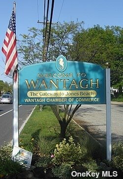 Building Photo - 689 Wantagh Ave