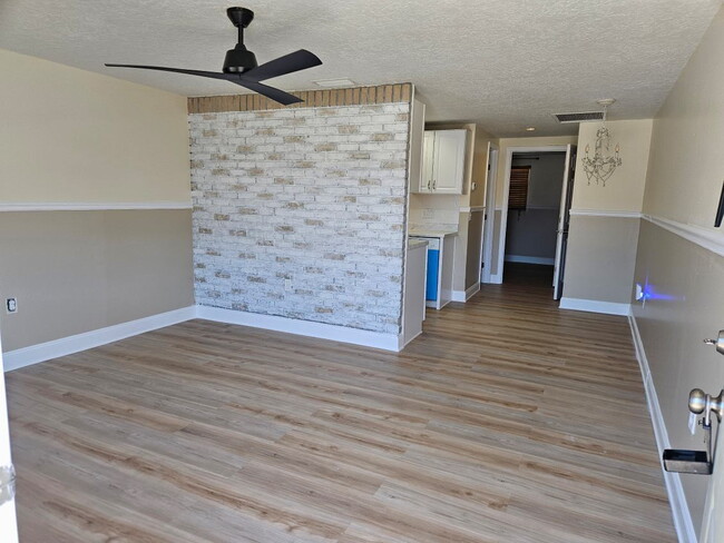 Building Photo - Charming 1-Bedroom, 1-Bathroom in 55+ Comm...