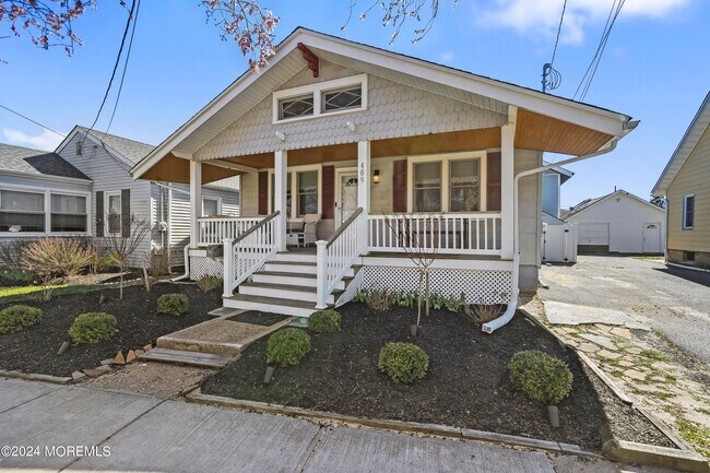 Building Photo - 409 13th Ave