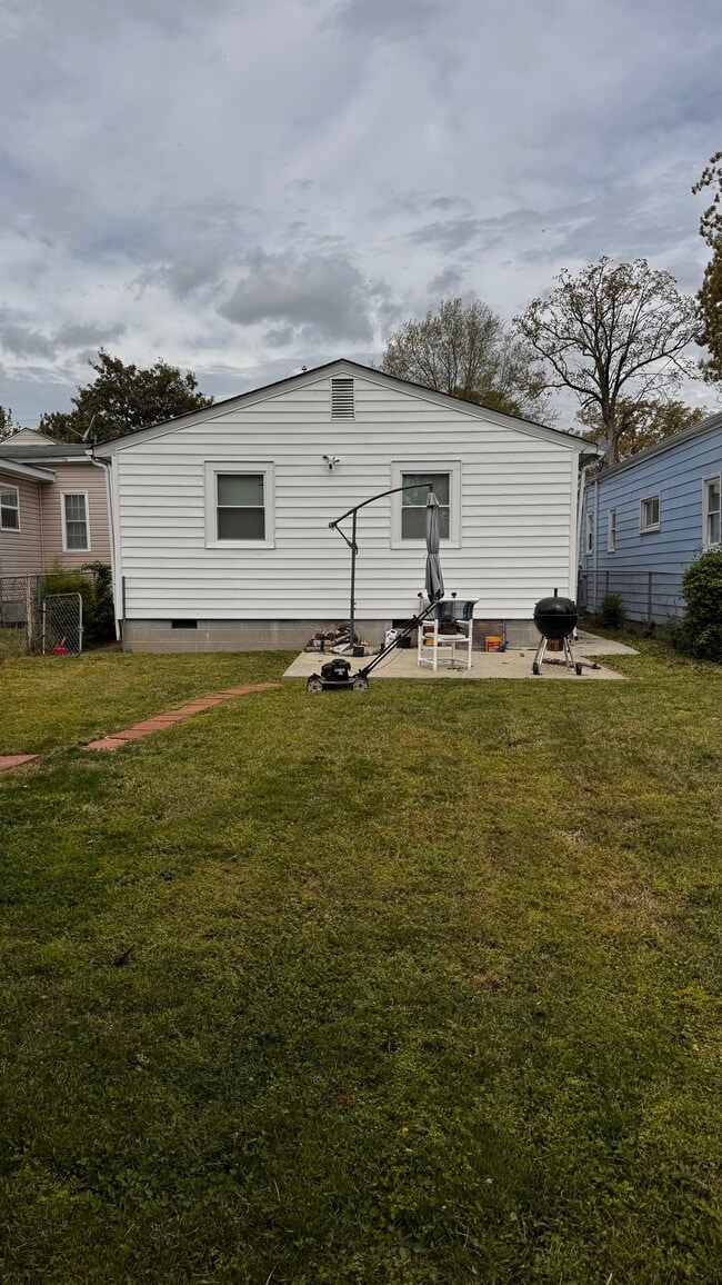 Building Photo - 3156 Lawson St