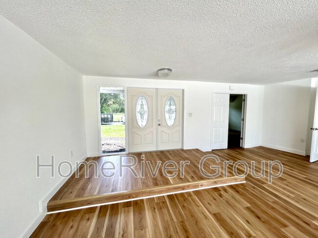 Foto del edificio - 565 Clearview Dr