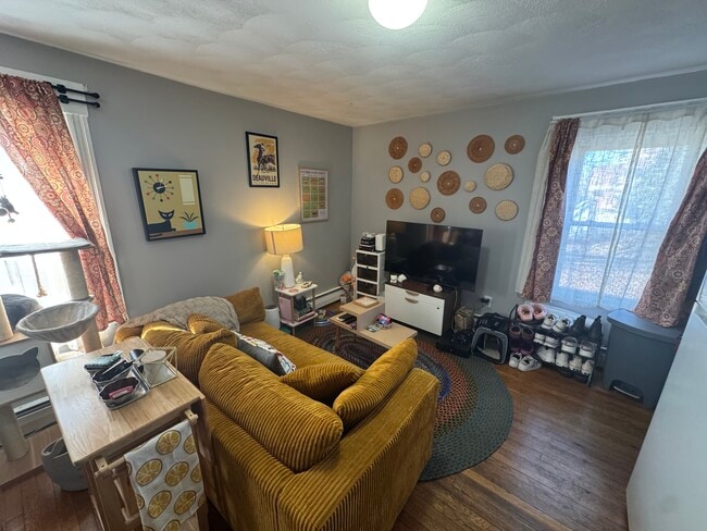 Photo - 639 Somerville Ave Apartment