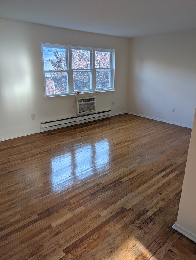 Foto del edificio - 732 County Ave