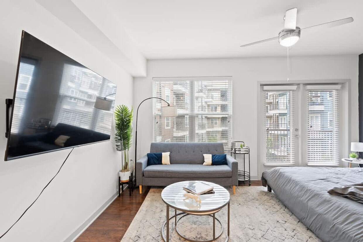 Foto principal - 205 S Kings Dr