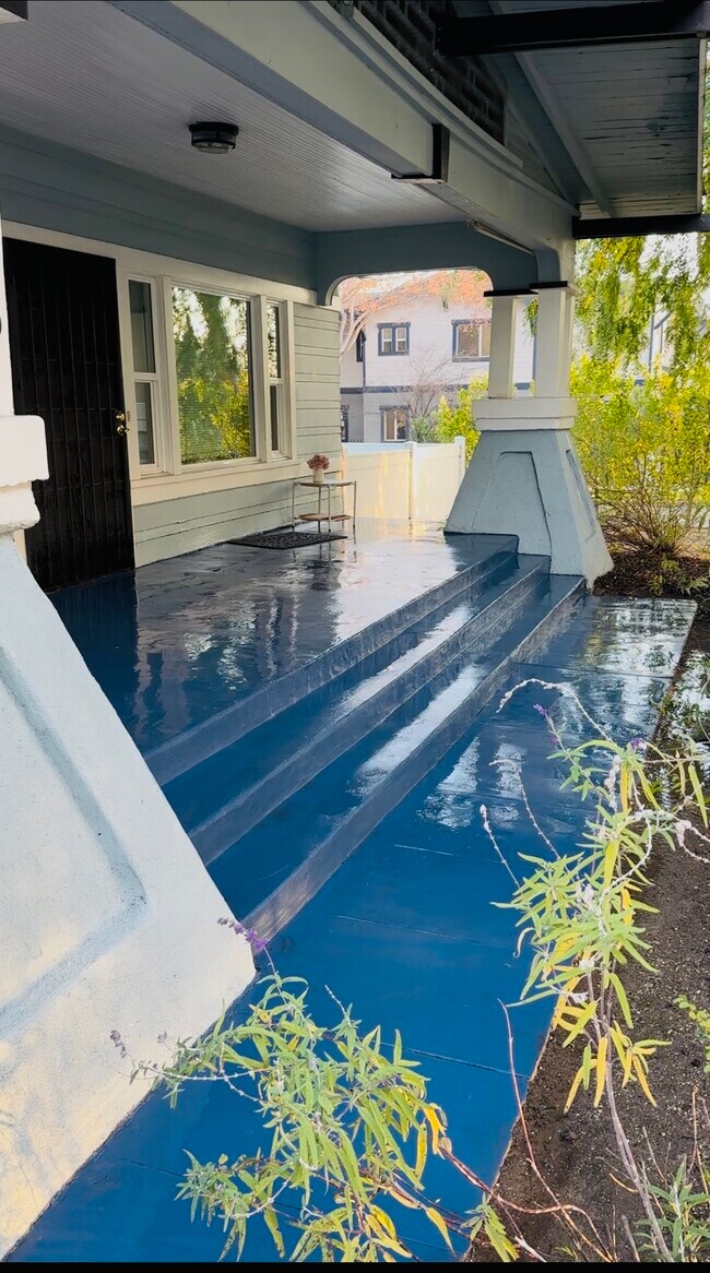 Porche delantero - 1826 Lincoln Ave