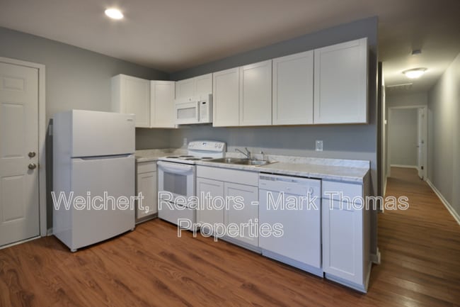 Photo - 304 E Piedmont Ave Apartment