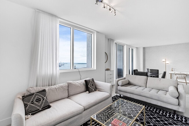 Foto del edificio - 141 NE 3rd Ave