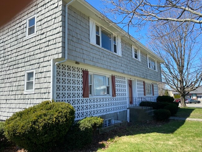 Building Photo - 781 E Squantum St