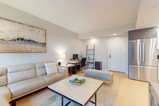 Building Photo - 932 Broadway