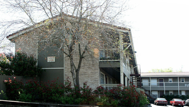 Alternate Building View - Spring Hollow