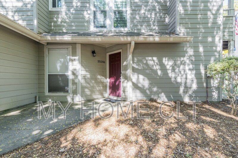 Photo - 2539 Stockbridge Drive - 1