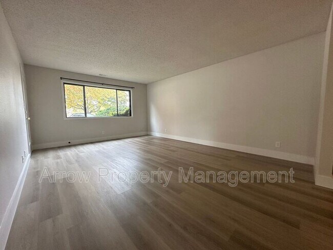 Foto del edificio - 2340 N 44th St